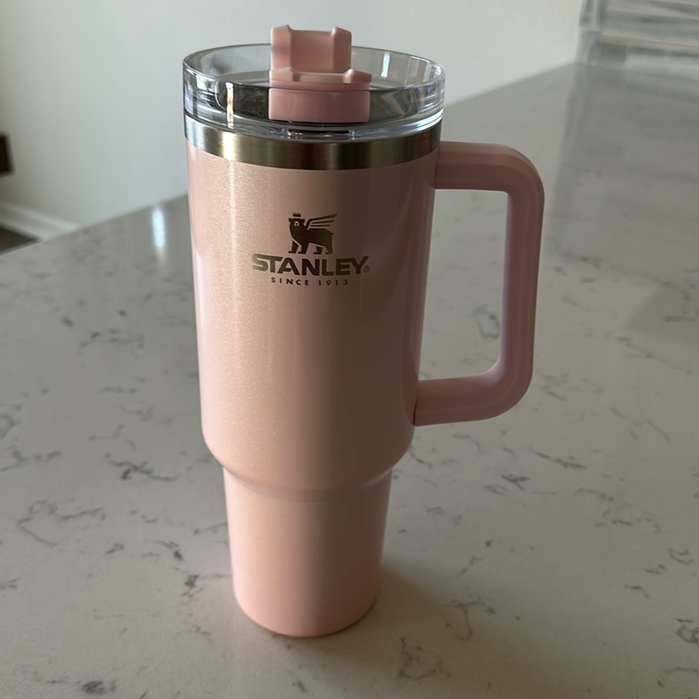 40 oz Stanley Tumbler in baby pink